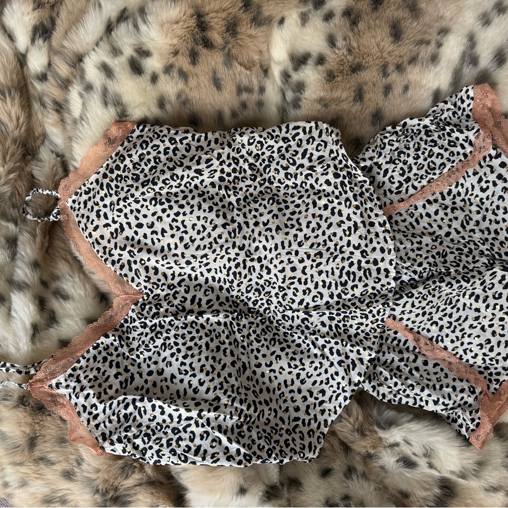 Victoria's Secret Leopard Print Pajama set - Picture 5 of 5